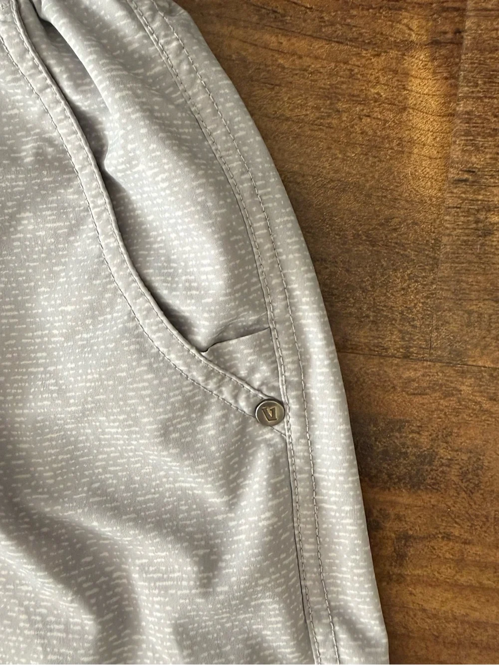 Vuori Kore Shorts - Men's Size Small Platinum Lined 5” - Picture 4 of 5
